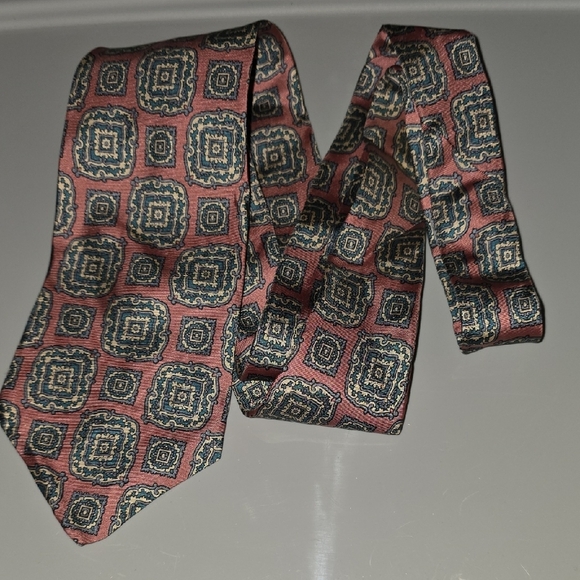 (J28) Gant Pink and Blue Geometric Silk Tie - Picture 1 of 4